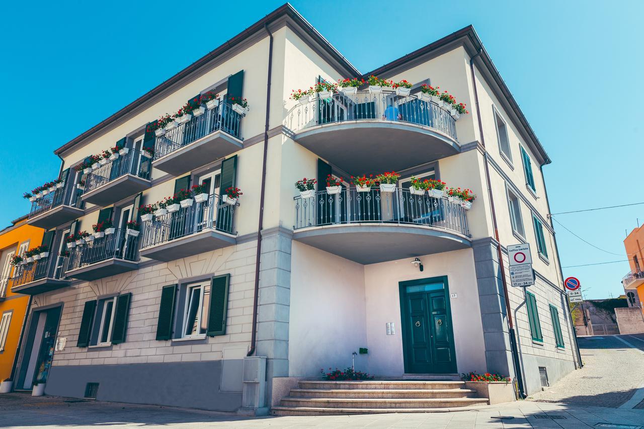 Le Residenze Del Centro Aparthotel Olbia Exterior photo